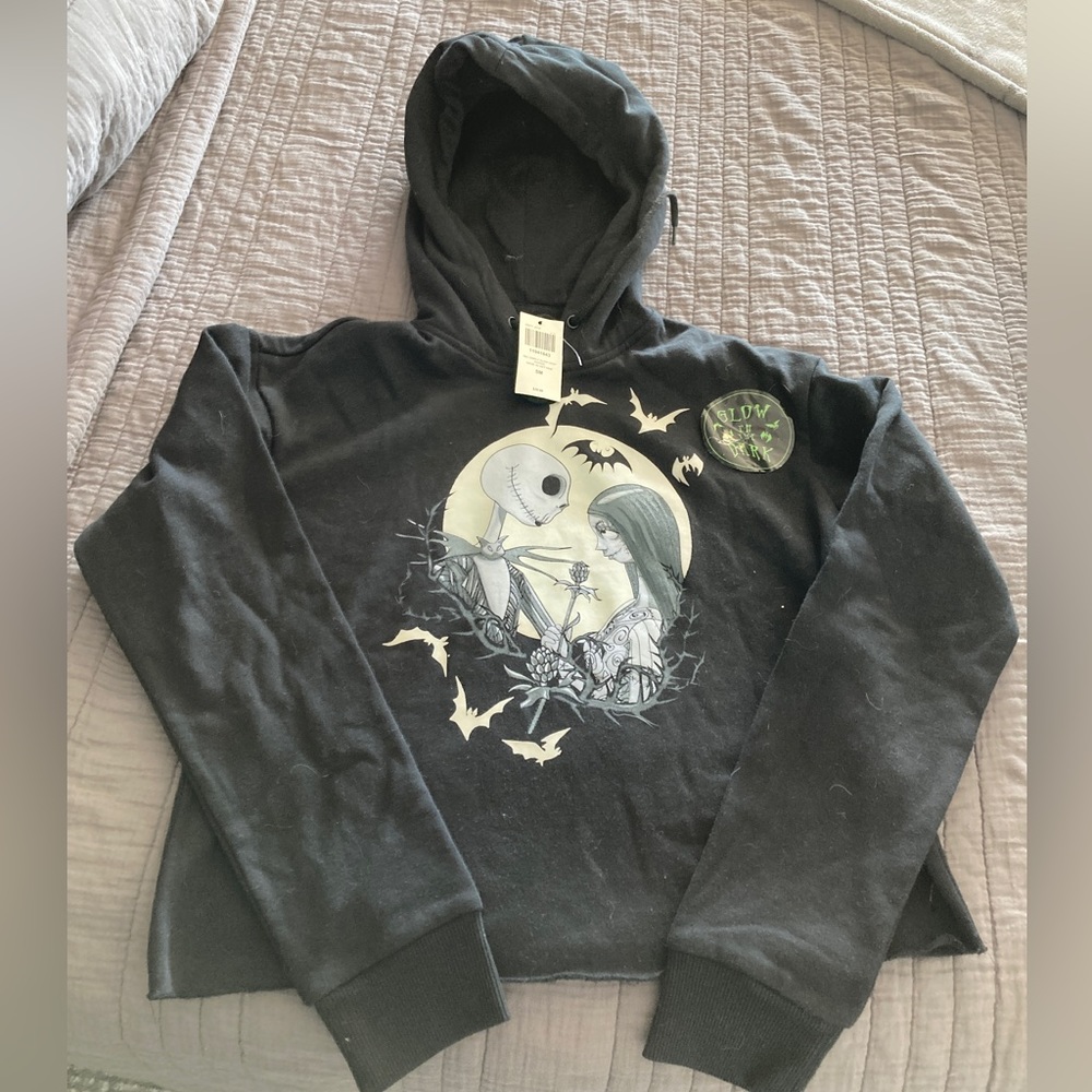 NWT Hot Topic Womens Nightmare Before Christmas hoodie. Jack Skellington & Sally